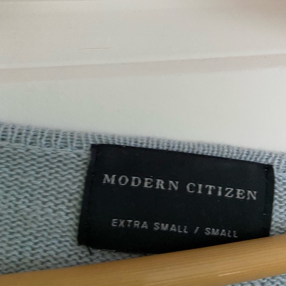 Modern citizen sweater/silk skirt - Picture 4 of 6